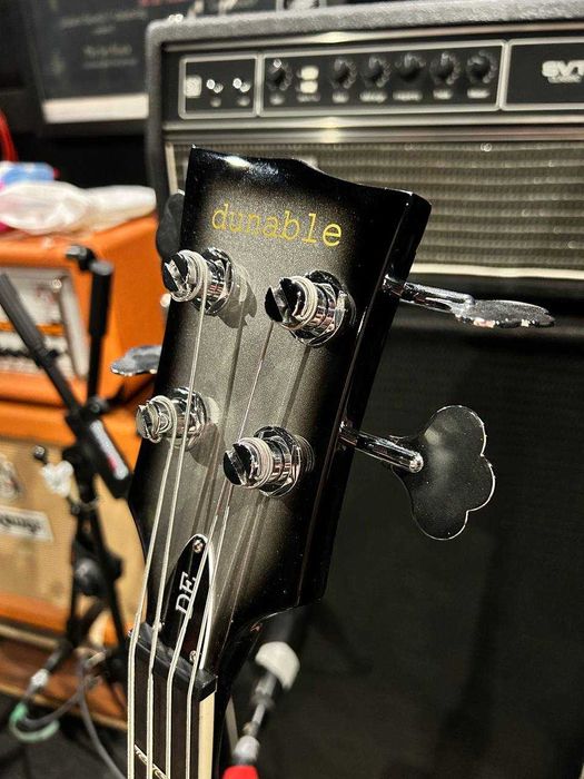 Dunable Guitars R2 DE bass, Gloss Black