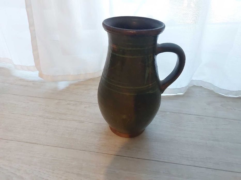 Stary dzban ceramiczny