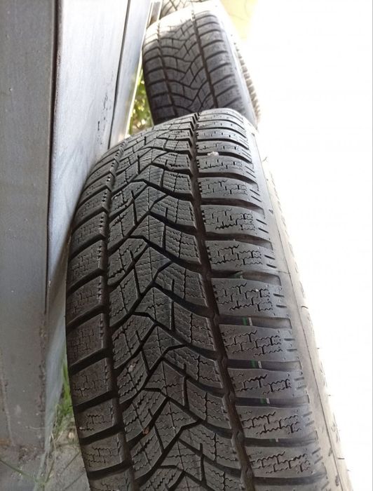 666 205 60 R16 Комплект зимних шин Dunlop