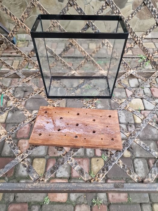 Прямокутний скляний акваріум (або тераріум)