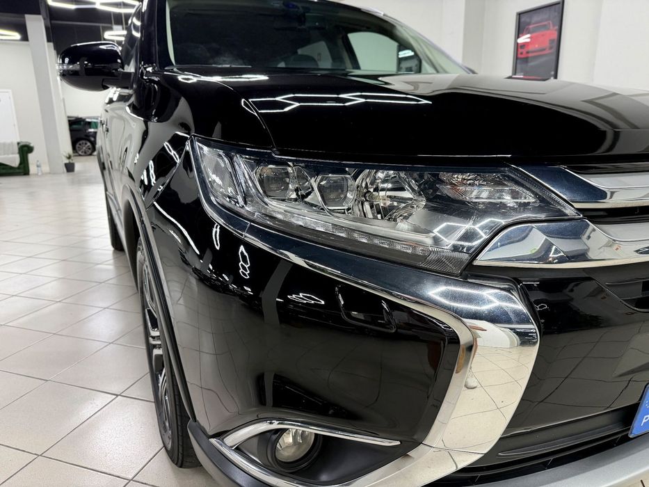 Mitsubishi Outlander 2.2 DI-D Intense Black Edition