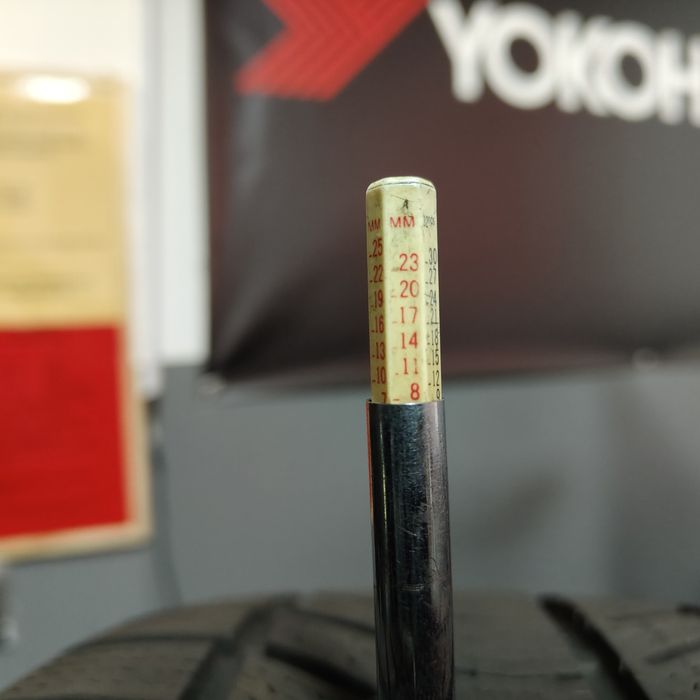 235/40/19 XL Sprzedam parę opon zimowych Continental