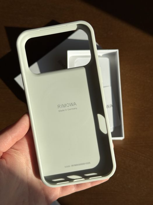 Чохол Rimowa на IPhone 17ProMax