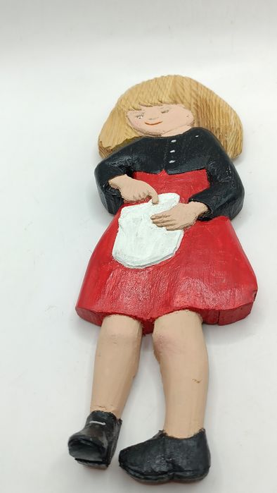 Figurka płaskorzeźba dziewczynka ręcznie malowana