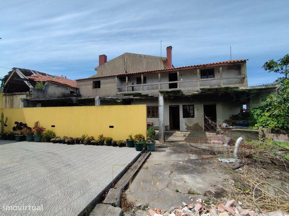 Moradia para restauro em Aguçadoura