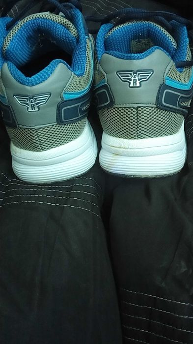 Продаю брендові чоловічі кросівки в гарному стані.  По устілці 28 см.