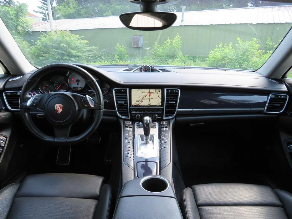Porsche Panamera 4S      2015