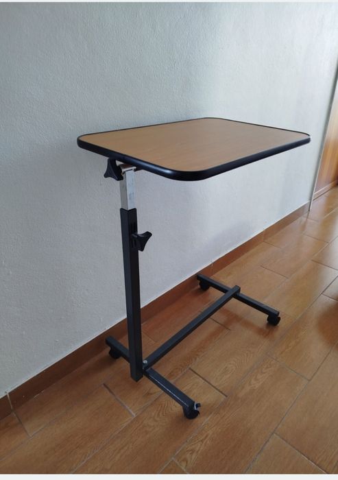 Mesa de apoio para cama ou cadeira
