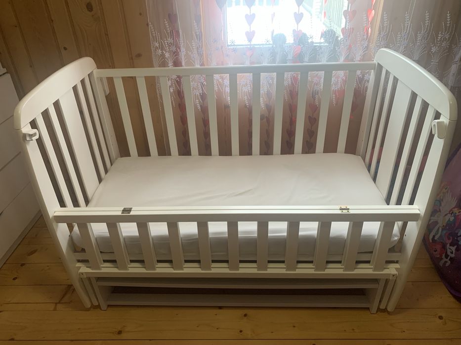Колиска, ліжечко для немовлят