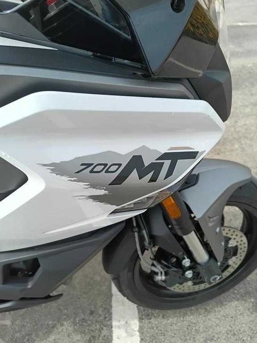 - CF MOTO 700 MT