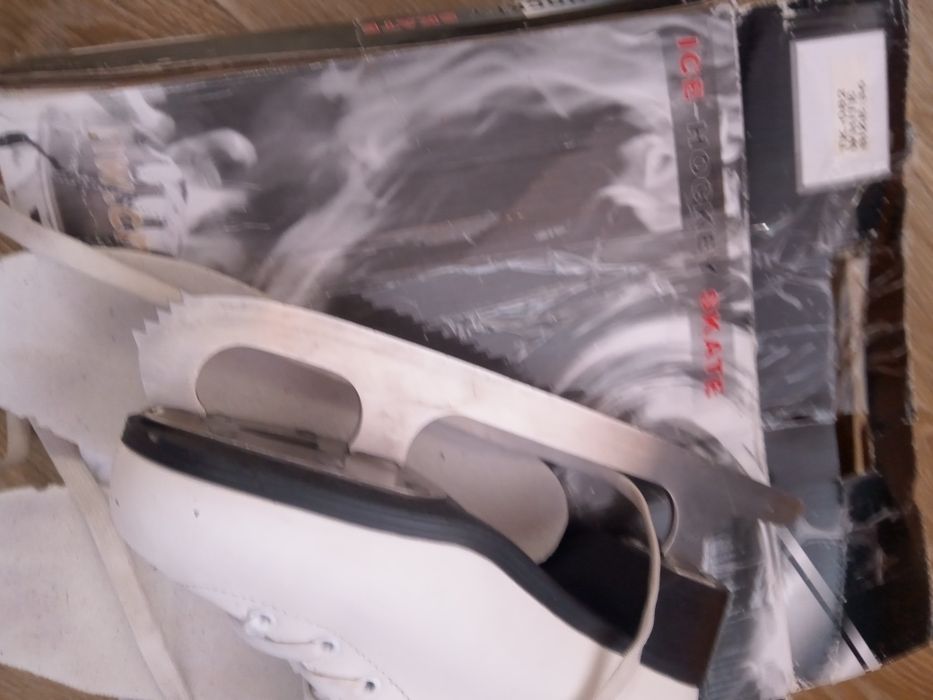 Коньки фігурні 36р