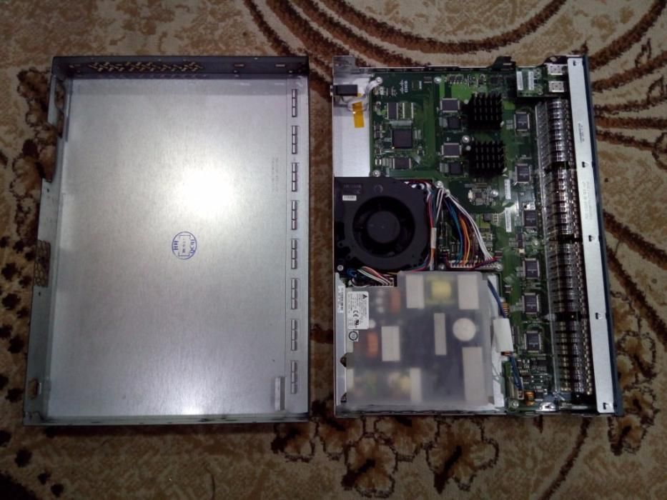 Przełącznik zarządzalny Cisco WS-C2960-48PST-L PoE