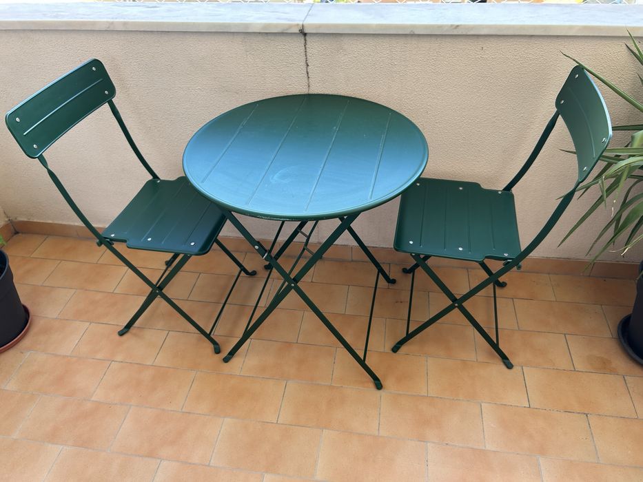 Conjunto mesa e cadeiras Sundso Ikea como novas