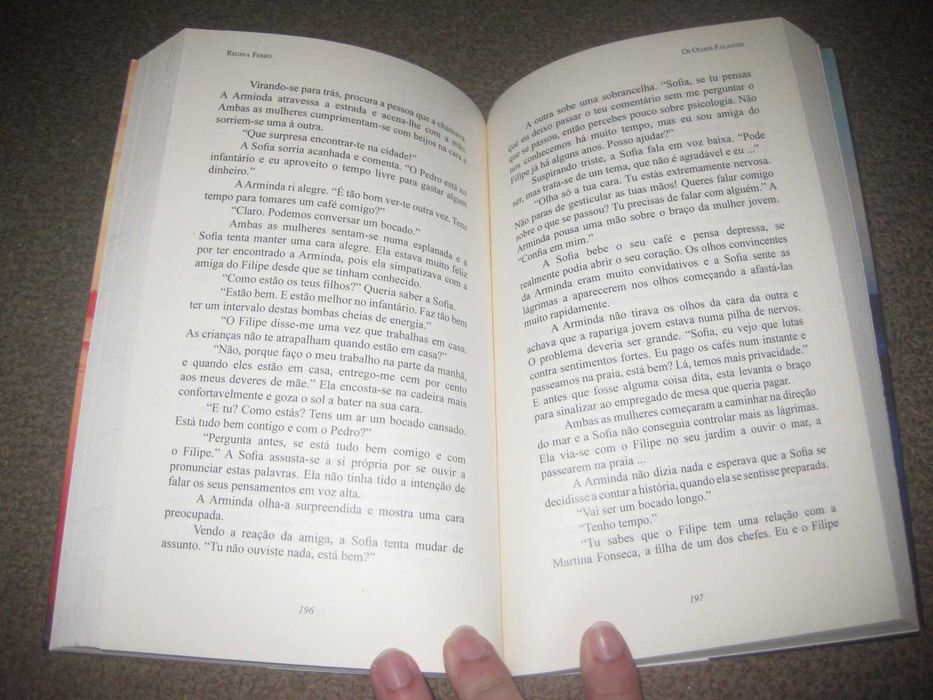 Livro "Os Olhos Falantes" de Regina Ferro