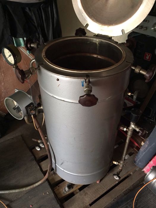 Автоклав продам на 220 Вольт.