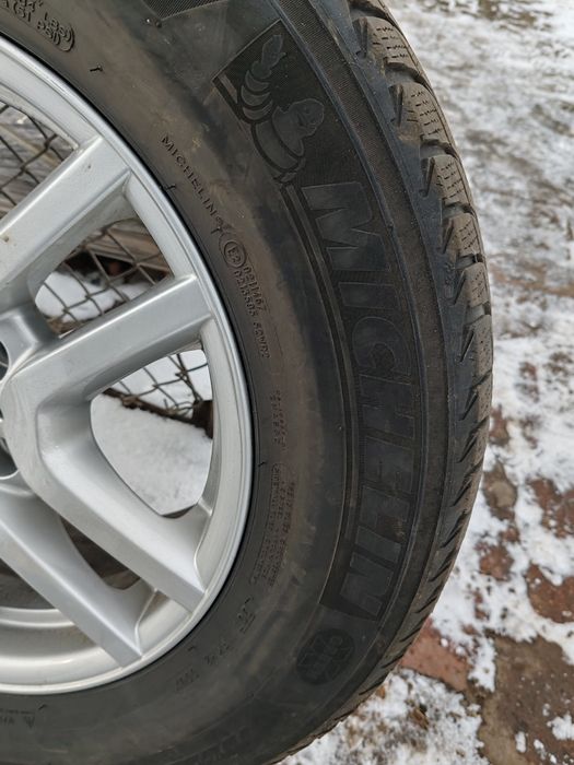 Koła Bmw X5  17 235/65/17 zima