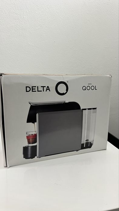 Maquina cafe delta como nova com caixa