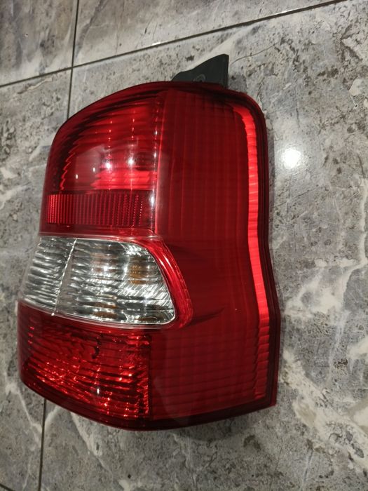 Правий фонарь Мазда Деміо. Рестайл!