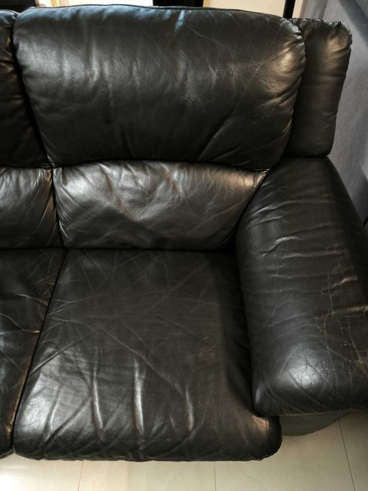 Conjunto de dois Sofás em pele preta