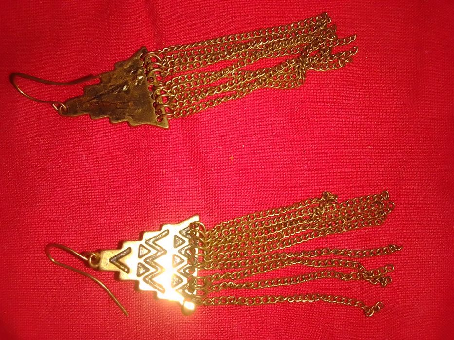 Par de brincos tom dourado só 1,50€