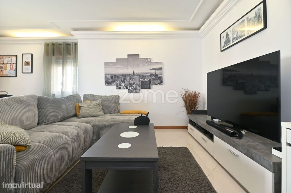Apartamento T3 com parqueamento | Urbanização da Cavaleira, Algueir...