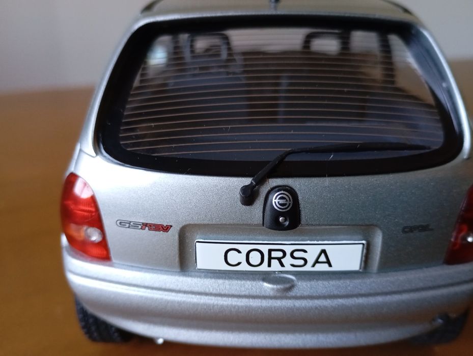 Miniaturas de carros 1.18