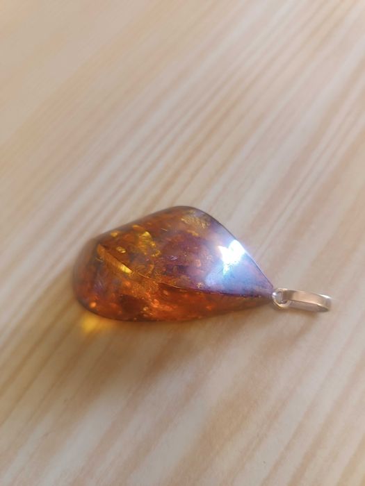Pendente de ambar e ouro