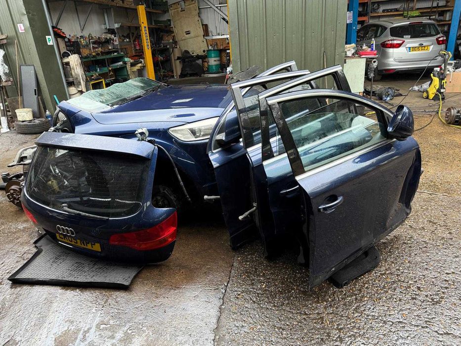 Б/в бампер передній Audi Q7 2009