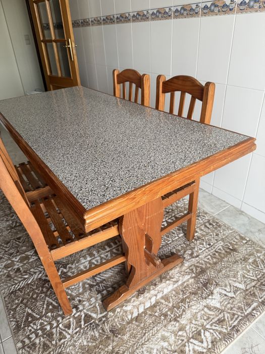 Mesa + 4 cadeiras usadas (150 x 65 cm)