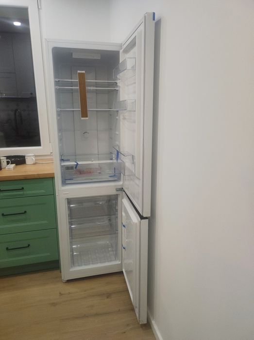 Lodówka AMICA FK 2995.2FT(E) - nieużywana