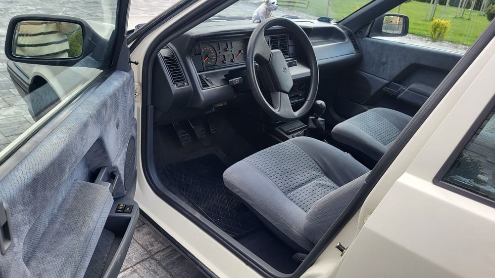 Renault 21 z 1989roku kolekcjonerski