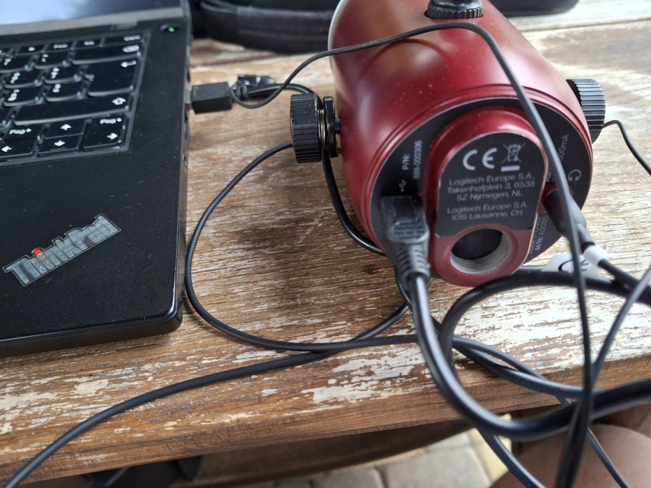 Mikrofon pojemnościowy Blue Yetti z uchwytem i case