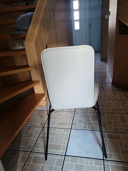 Krzesła skóra naturalna do jadalni, czarne nogi, jasno szara s