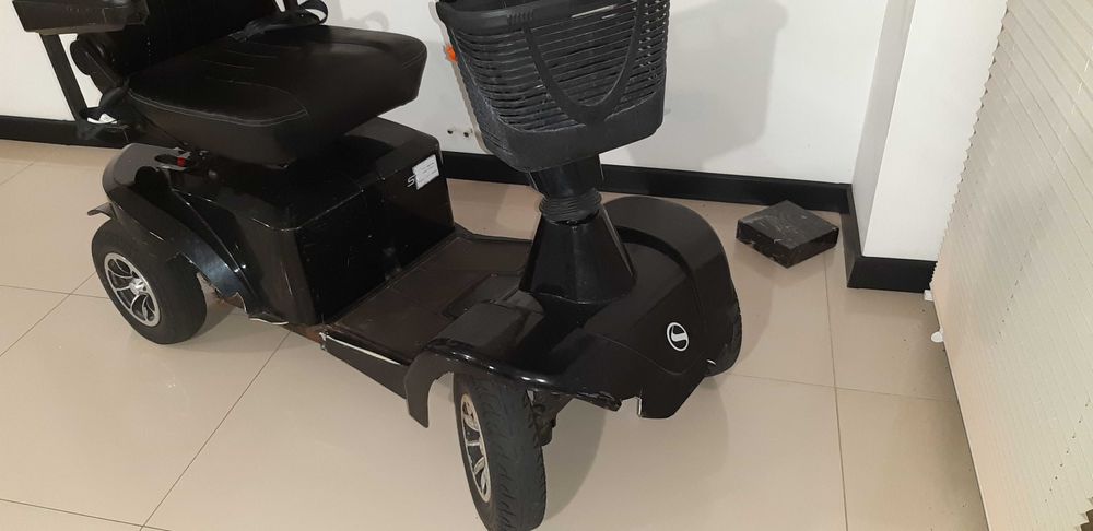 Elektryczny skuter wózek inwalidzki