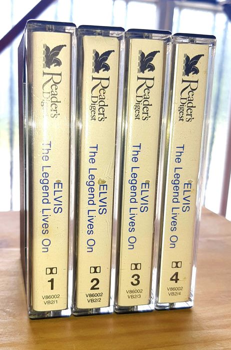 4 Cassetes de Áudio - Elvis The Legend Lives On