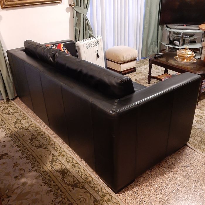 Magnífico Sofá Couro Genuíno