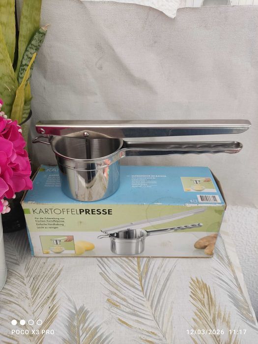 Espremedor de batatas e legumes