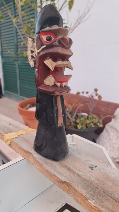 Arte africana pau santo