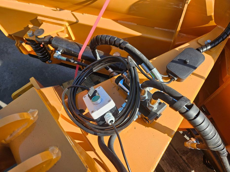 Pługi odśnieżne . Strzałka, proste