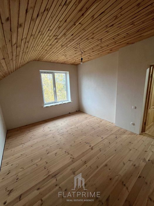 Продам будинок 240м² з майже завершеним ремонтом 20 сотих землі Без комісії