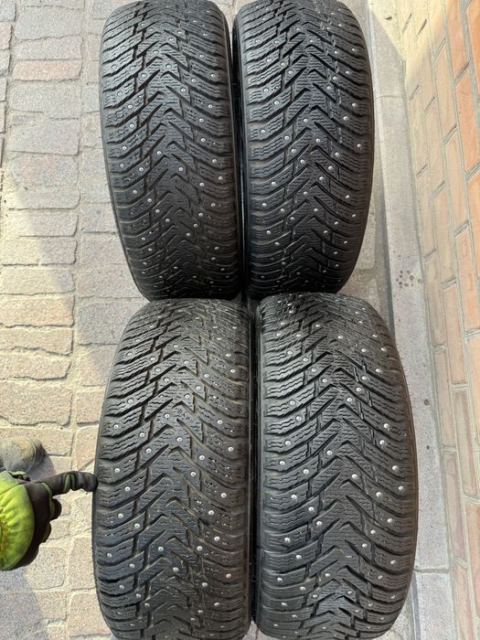 Nokian 215/50 R17