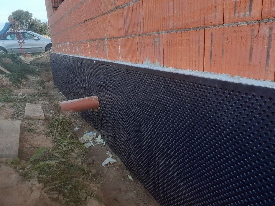 Drobne prace ziemne mini koparka. Izolacja docieplenie fundametów