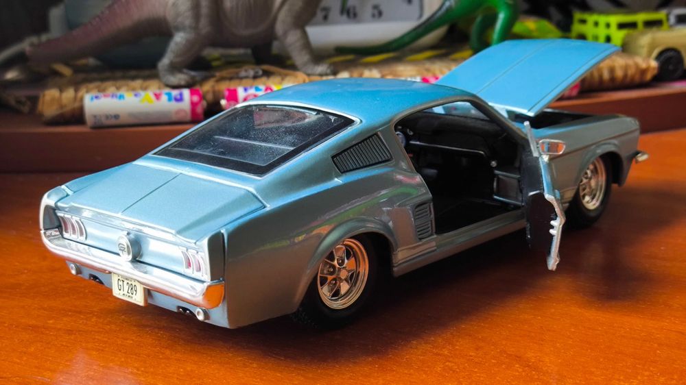 Машинка Ford Mustang GT 1967 1/24 Maisto