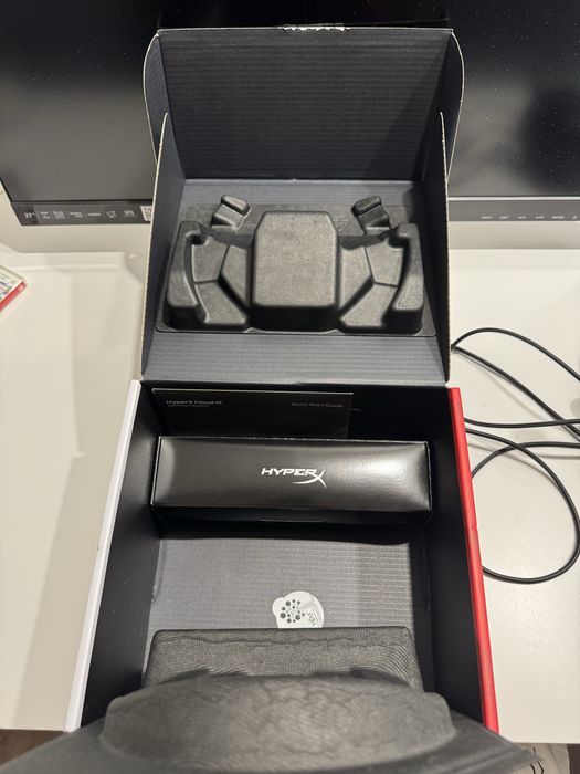 Headset Gaming HyperX Cloud III (Como Novo + Caixa Original)