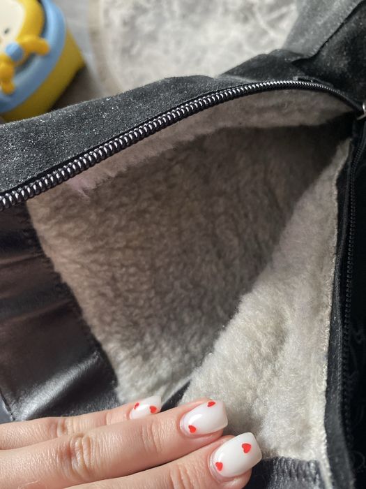 Сапожки-зима в гарному стані)