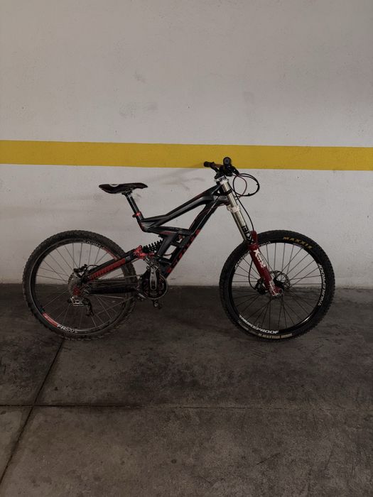 Bicicleta Downhill Scott Gambler