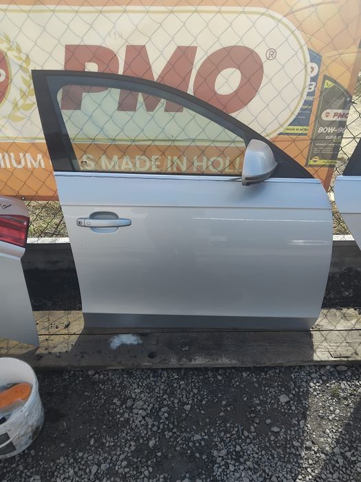 Drzwi prawy przód przednie AUDI A4 B8 sedan LX7W