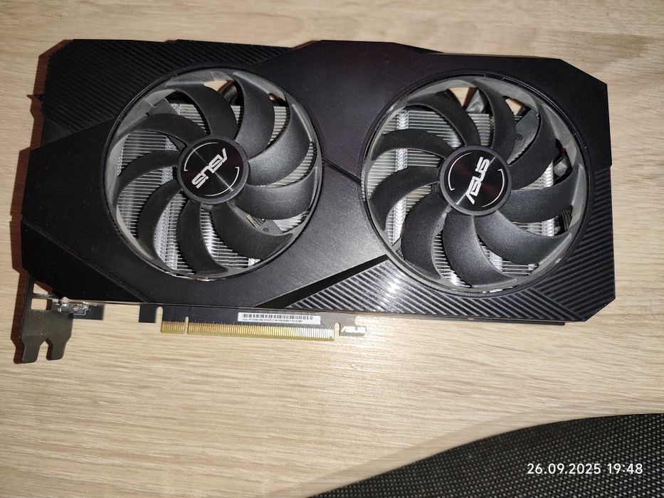 Продам видеокарту Asus RTX 2060