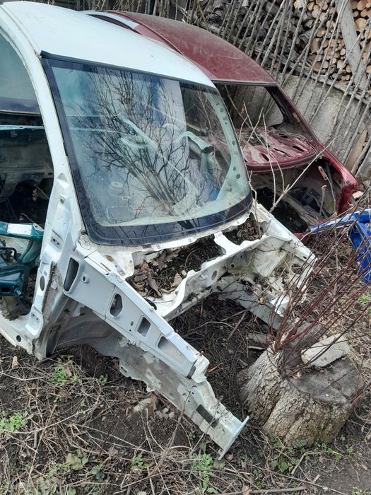 Кузовні деталі фіат добло 01-09.Ланжерони,верхи,боковини,двері, крила.