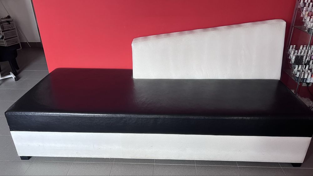 Sofá em pele preto e branco